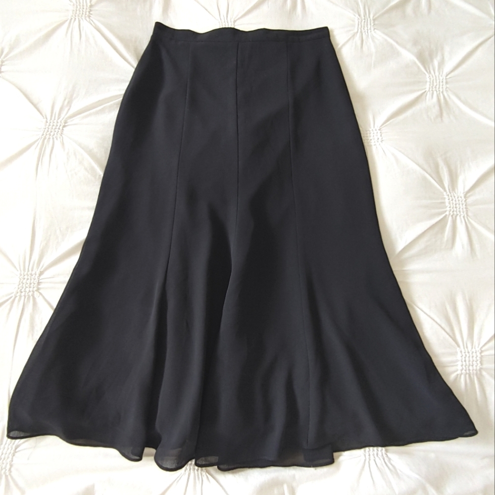 Scorpio Y2k black flowy midi skirt. Size 10.